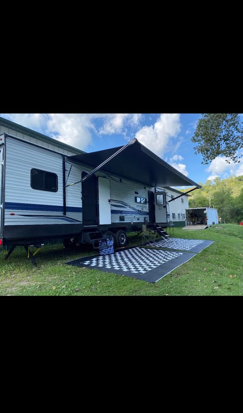 Bring your toys!! 2021 Keystone Toy Hauler Towable trailer in Cortez