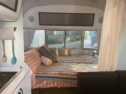 2021 Airstream Caraval 22FB - Meet Bun Bun! Rimorchio trainabile in Minneapolis