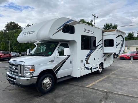 2019 Thor Motor Coach Freedom Elite 22FE Drivable vehicle in Manchester