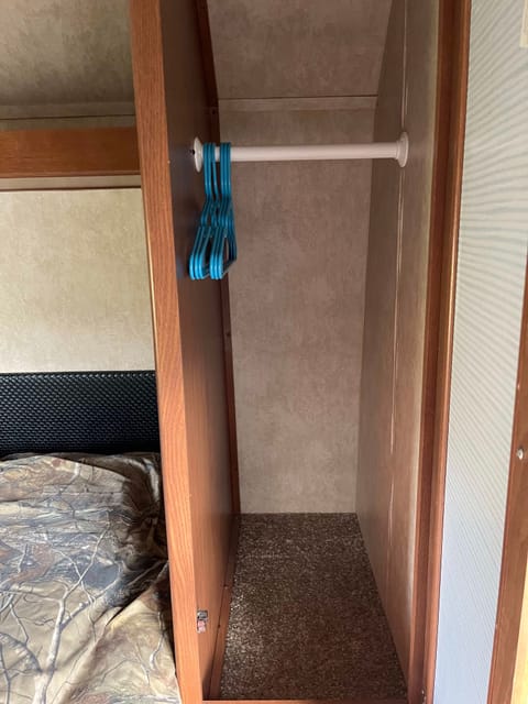 Family Fun, Ready to go! 29 ft, sleeps 7! Towable trailer in Canyon Ferry Lake