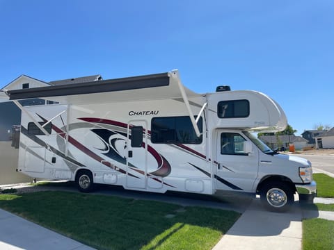2022 Thor Motor Coach Chateau 31EV Drivable vehicle in Nampa