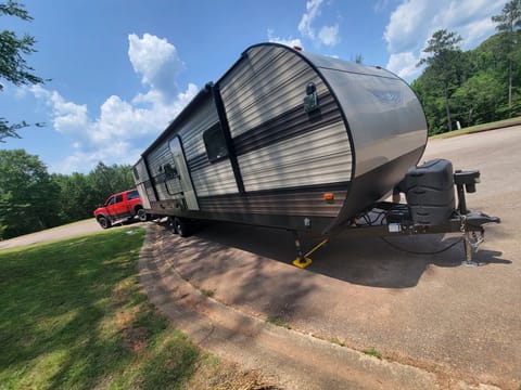 Perfect for Family, Pet Friendly Travel Trailer Towable trailer in LaGrange