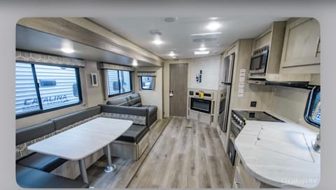 2023 Coachmen RV Catalina Legacy 263BHSCK Towable trailer in New Port Richey