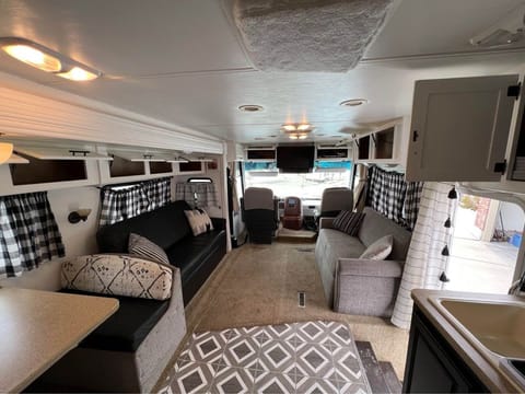 "Blessed" 2008 Damon Challenger 376 Motorhome Drivable vehicle in Tooele