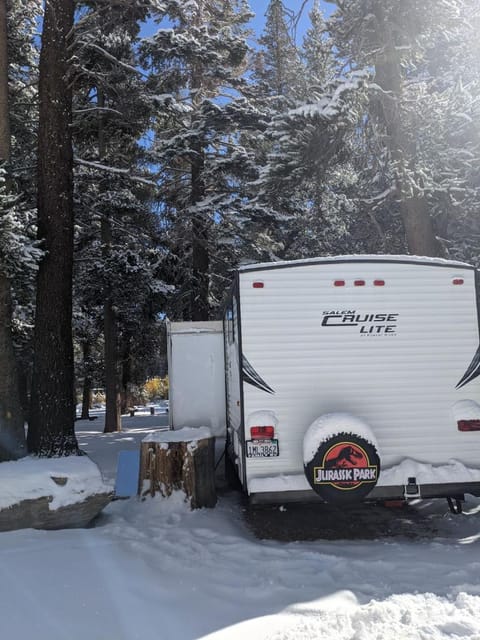 2 Door Trailer Big Bunks! Essentials Included Towable trailer in Moreno Valley