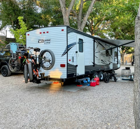 2 Door Trailer Big Bunks! Essentials Included Towable trailer in Moreno Valley