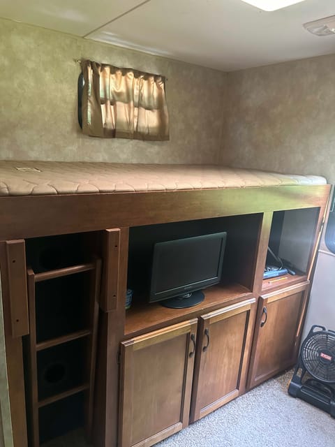 Fully Stocked with Bunk Room and Outdoor Kitchen Tráiler remolcable in West Point Lake