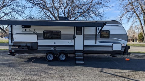 Pet & Kid Friendly Bunkhouse XLE Lite Palomino Towable trailer in West Valley City
