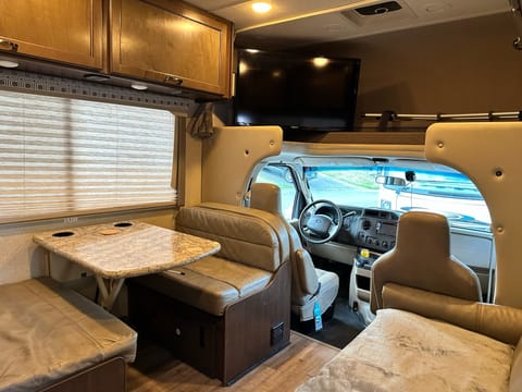 2019 Thor Motor Coach Four winds 28A Véhicule routier in Federal Way