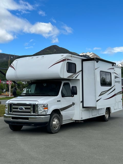 Family Friendly Motorhome Drivable vehicle in Eagle River