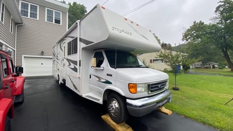 2006 Jayco Greyhawk 31GS Drivable vehicle in West Hartford