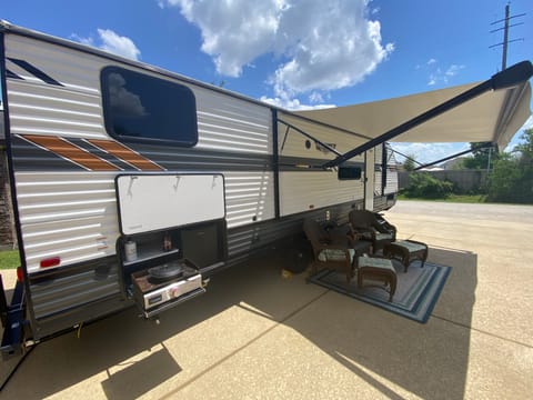 2022 Forest River RV Wildwood X-Lite 273QBXL Towable trailer in Tomball