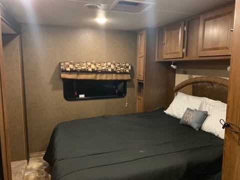 2018 Coachmen RV Leprechaun 310BH Ford 450 Drivable vehicle in Mount Laurel