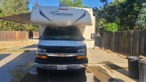2019 Coachmen RV Freelander 26DS Chevy 4500 Drivable vehicle in Bakersfield