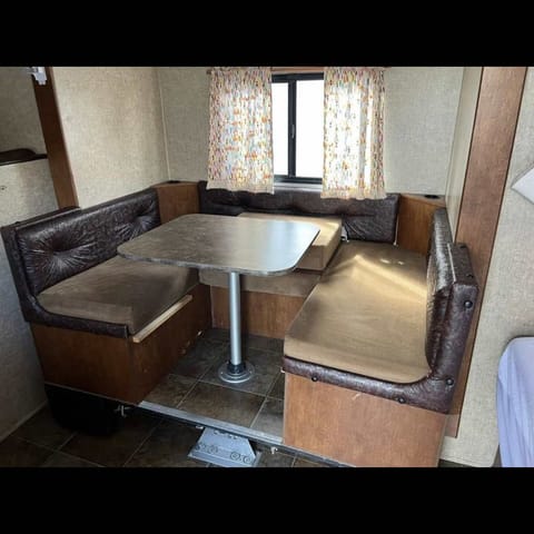 Sunny - Family Approved Trailer Towable trailer in Camarillo