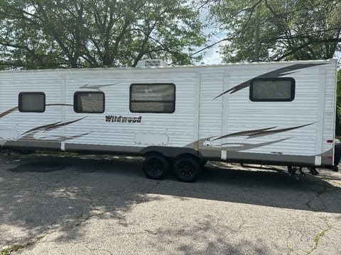 2010 Forest River wildwood B Towable trailer in Holland