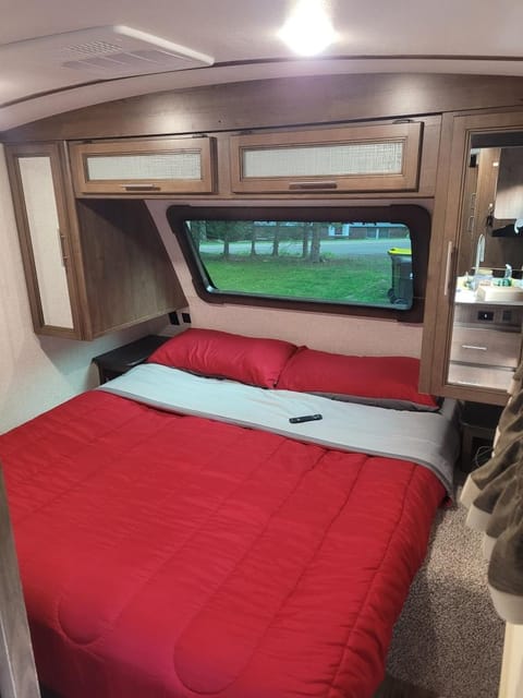 2020 Keystone RV Cougar 29 BHS Towable trailer in Stroud Township