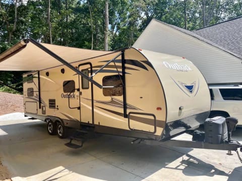 ChasinDreams RV Towable trailer in McDonough