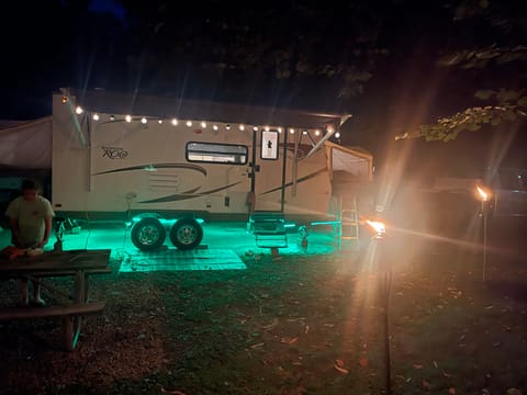 Spacious Rockwood Roo Towable trailer in Collinsville