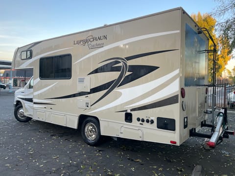 2015 Coachmen RV Leprechaun 220QB Ford 350 Drivable vehicle in Canoga Park