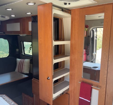 Roadtrek - Easy to drive loaded campervan! Campervan in Eagle Rock