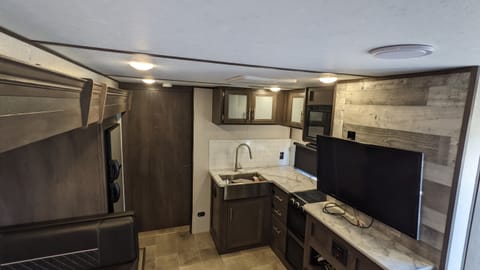 Home away from home Coleman Light 2455BH Towable trailer in Sun City