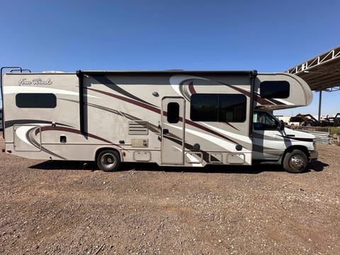 2016 Thor Four Winds E31 Drivable vehicle in Laveen Village