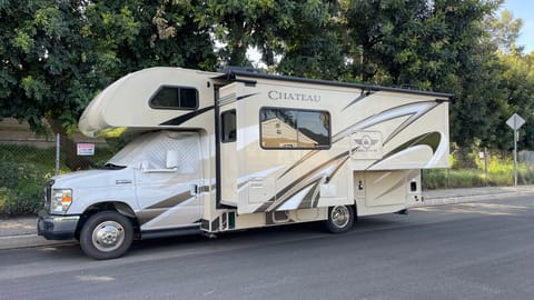 *Cosmo* the  24ft TECHY RV w/ everything you need Drivable vehicle in East Los Angeles