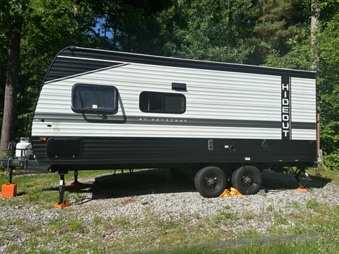 “Sunny Day” 2023 Keystone RV Hideout Towable trailer in Manchester