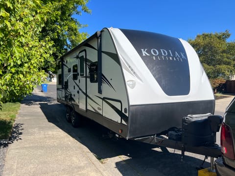 2019 Dutchmen RV Kodiak Ultimate 24ft. BunkHouse Towable trailer in Windsor