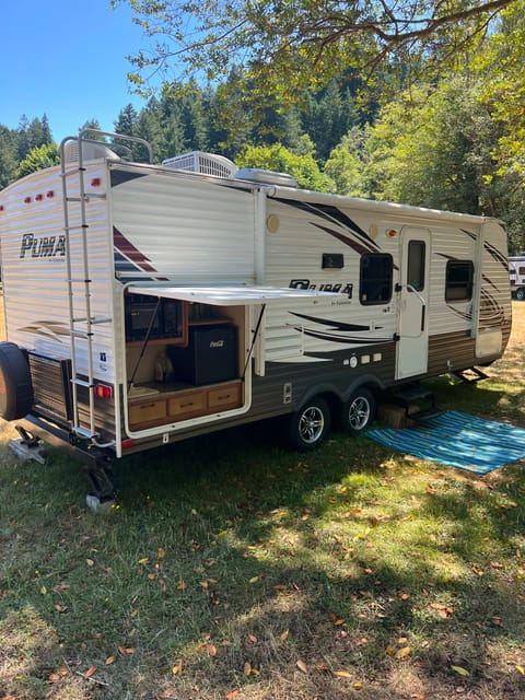 2014 Palomino Puma 22-RB Towable trailer in Coos Bay