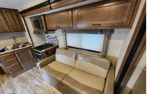 2020 Gulfstream class C w/Bunk house! Drivable vehicle in Yuma