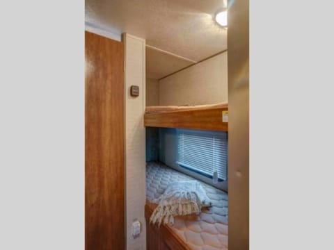 Fully Stocked Keystone Travel Trailer Sleeps 5 Towable trailer in Eastvale