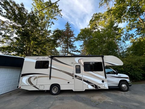 The Perfect Getaway! Drivable vehicle in New Bedford