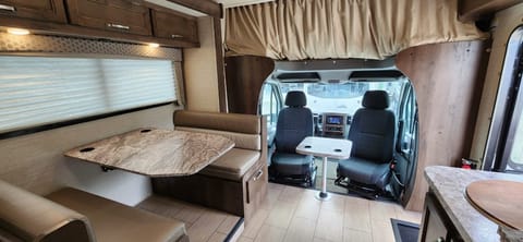 2019 Jayco Melbourne 24K Drivable vehicle in Kettering