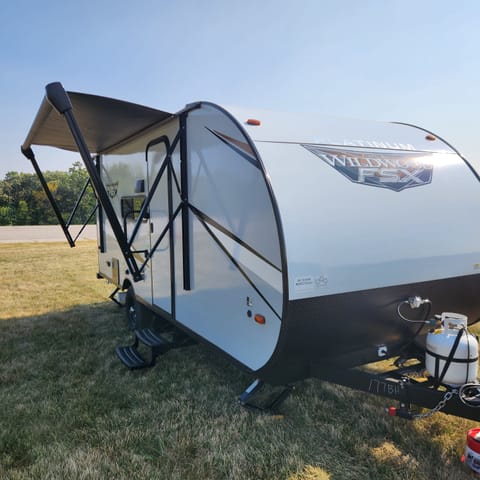 "FLASH" 2022 22ft Forest River FSX 17BHX Towable trailer in Shawnee