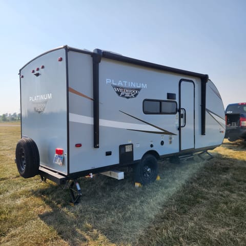 "FLASH" 2022 22ft Forest River FSX 17BHX Towable trailer in Shawnee