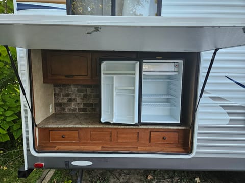 Family Friendly Home Away From Home Towable trailer in Joliet