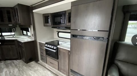 2022 Grand Design Transcend XL Towable trailer in Eau Claire