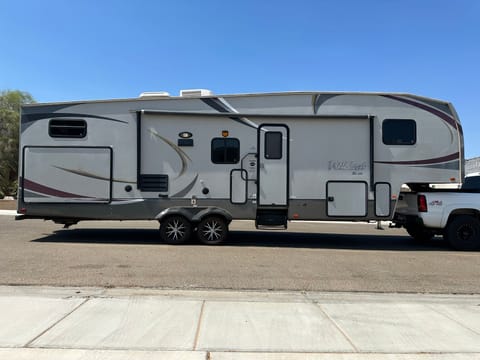 2013 Forest River WILDCAT 34' Bunkhouse 5th Wheel Remorque tractable in Pacific Beach