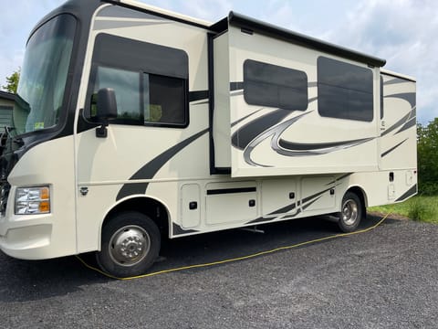 2020 Jayco Alante 26X Drivable vehicle in Grand Isle