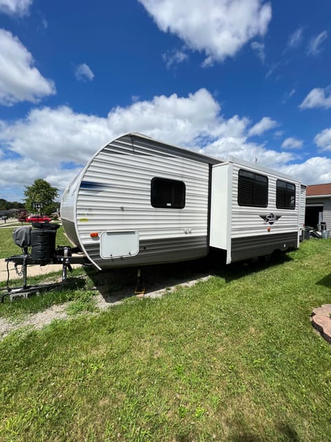 Family Camper Shasta 26DB Towable trailer in Springfield