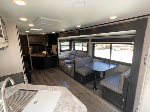 2021 Jayco Jay Feather 27BHB Towable trailer in Temecula