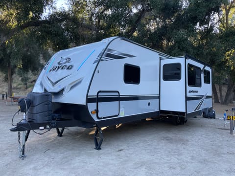 2021 Jayco Jay Feather 27BHB Towable trailer in Temecula