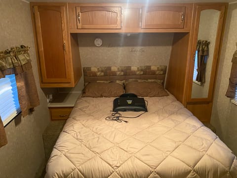 Enjoy your stay with this quaint RV! Towable trailer in Millbrook