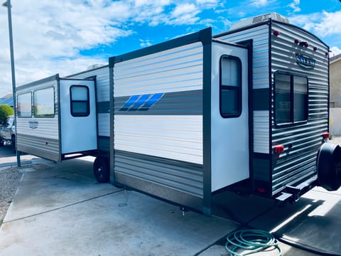 Mini House on wheels! 2021 Salem Forest River Towable trailer in Sun City Grand