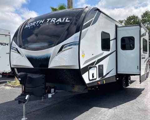 2022 Heartland North Trail 24BHS Towable trailer in Safety Harbor