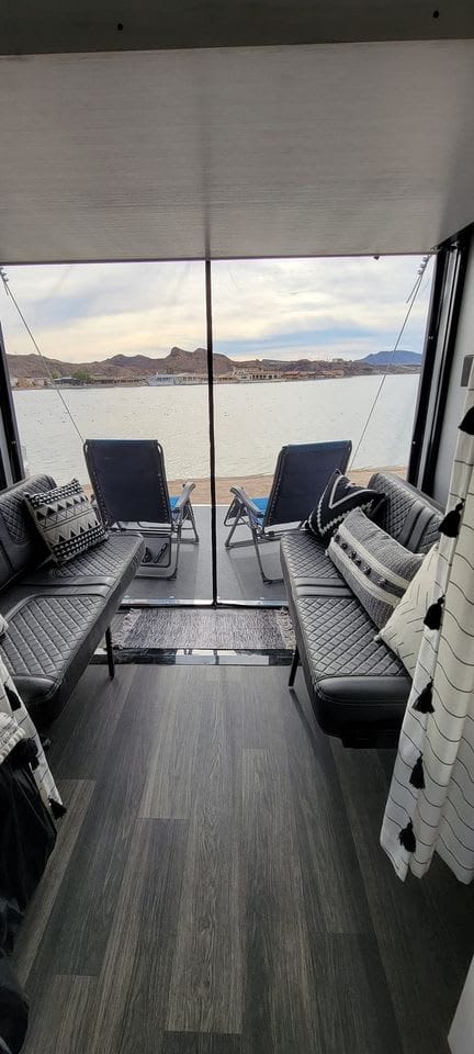The Family Getaway w/ Deck Towable trailer in Riverview