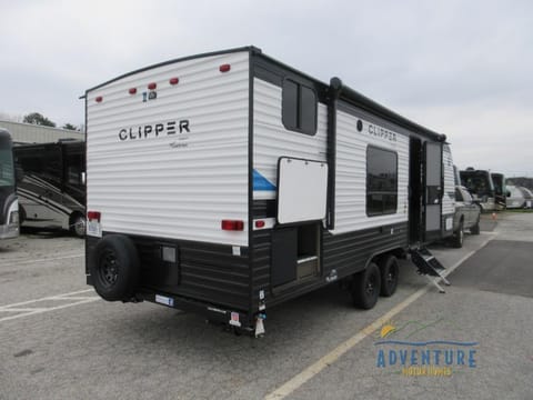 Enjoy Family Fun in this 2021 Clipper Cadet 26CBH! Towable trailer in St. Peters