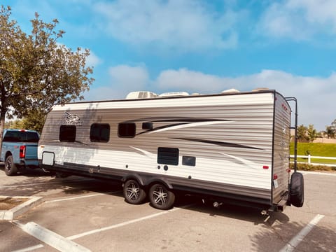 Lightweight Luxury: Perfect for Families of 10 Towable trailer in Orange